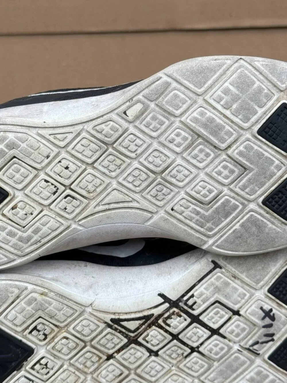 Men's Nike Lunarlon Running Shoes Black White Size 6 DAMAGE